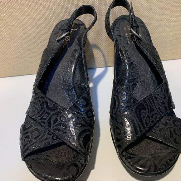 b.o.c. Black Patterned Heels - Picture 4 of 10